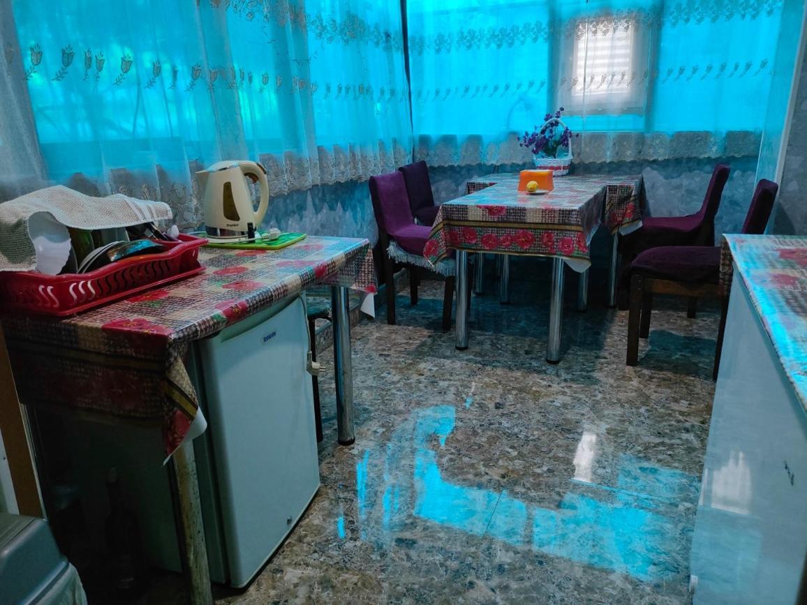 Guest House Nadejda 巴统 外观 照片