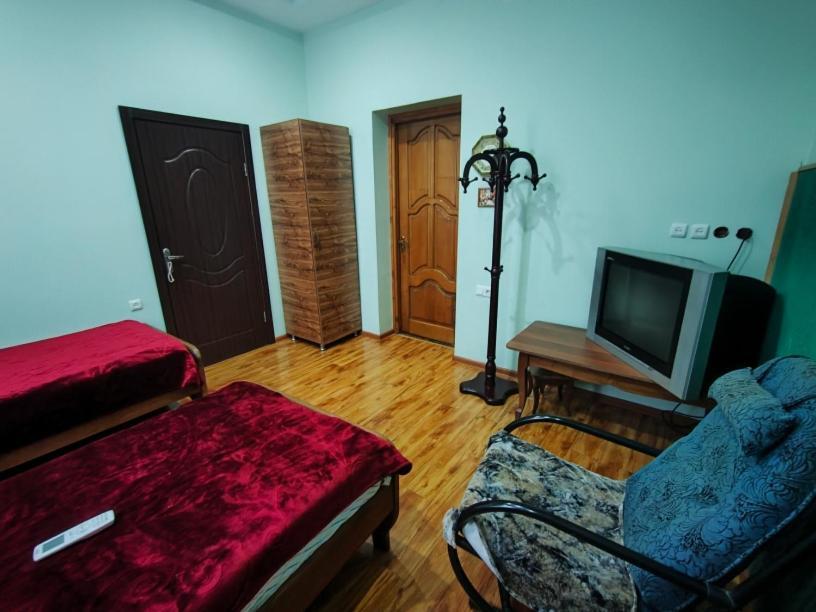 Guest House Nadejda 巴统 外观 照片