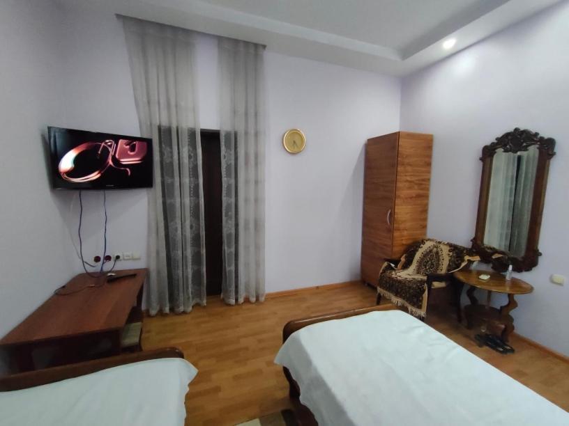 Guest House Nadejda 巴统 外观 照片