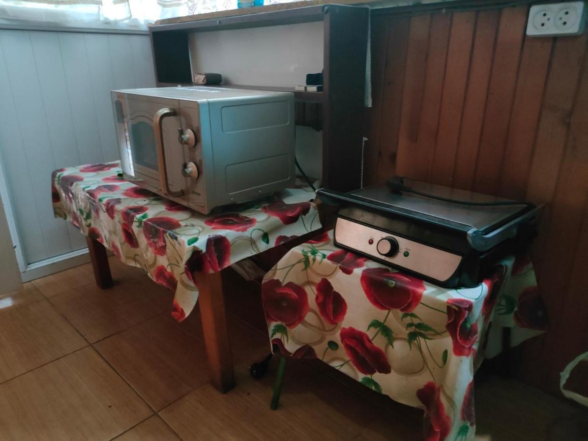 Guest House Nadejda 巴统 外观 照片