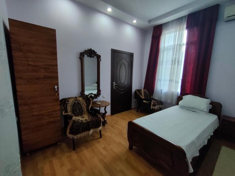 Guest House Nadejda 巴统 外观 照片