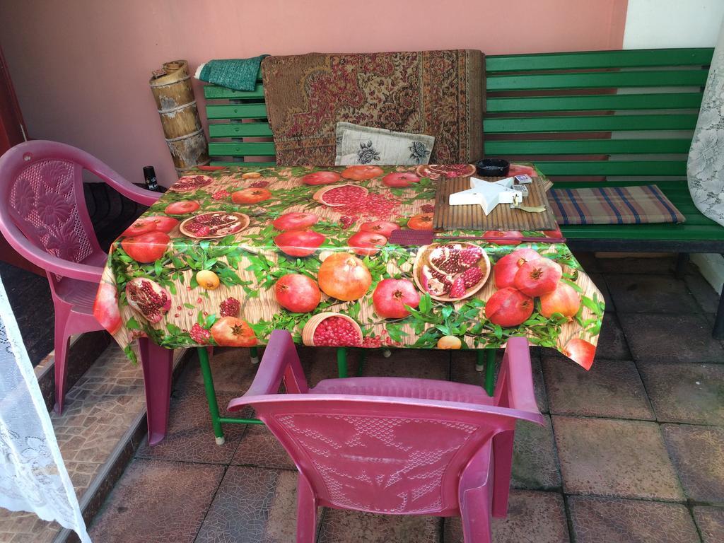 Guest House Nadejda 巴统 外观 照片