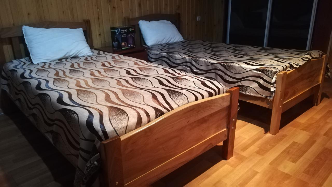 Guest House Nadejda 巴统 外观 照片